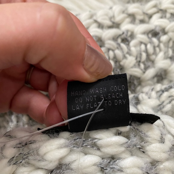 Steve Madden hat and scarf woman’s set - Picture 12 of 12